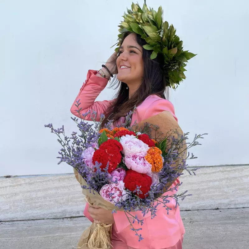 Da pippo trovi Coroncine e Mazzi di fiori per la Laurea, matrimoni, battesimi.